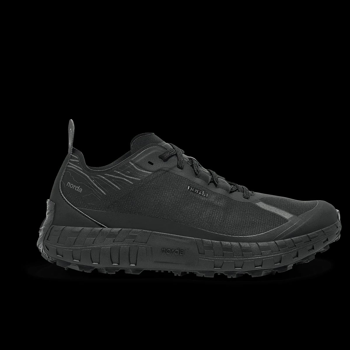 Norda 001A — Black
